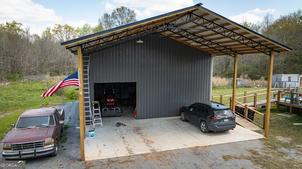 647 Pine Valley RD Meansville, GA 30256