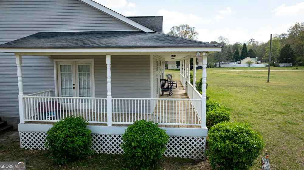 647 Pine Valley RD Meansville, GA 30256