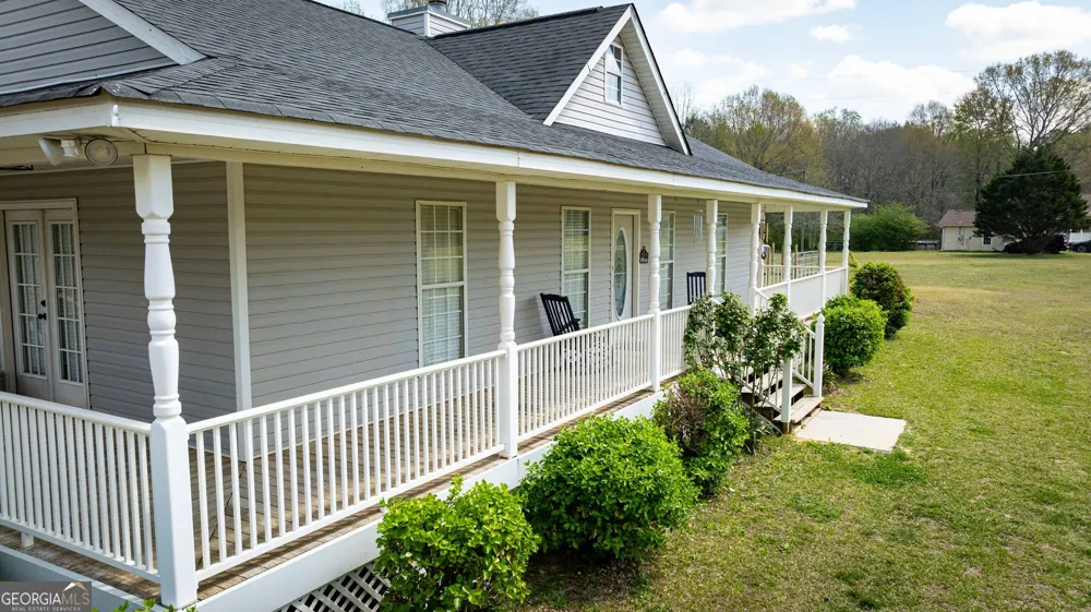 647 Pine Valley RD Meansville, GA 30256