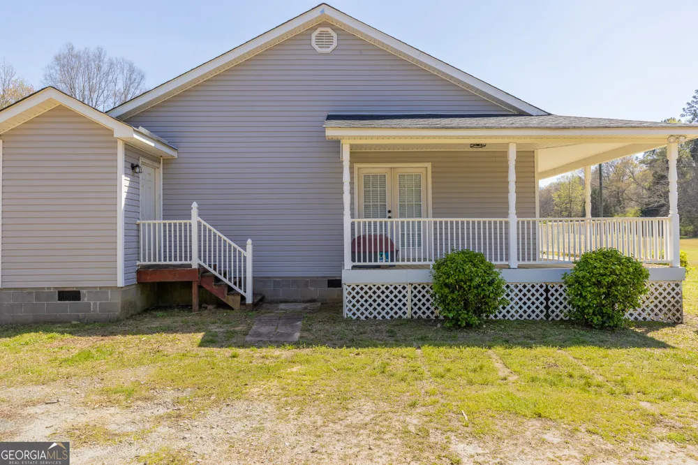 647 Pine Valley RD Meansville, GA 30256