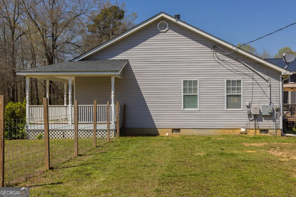 647 Pine Valley RD Meansville, GA 30256