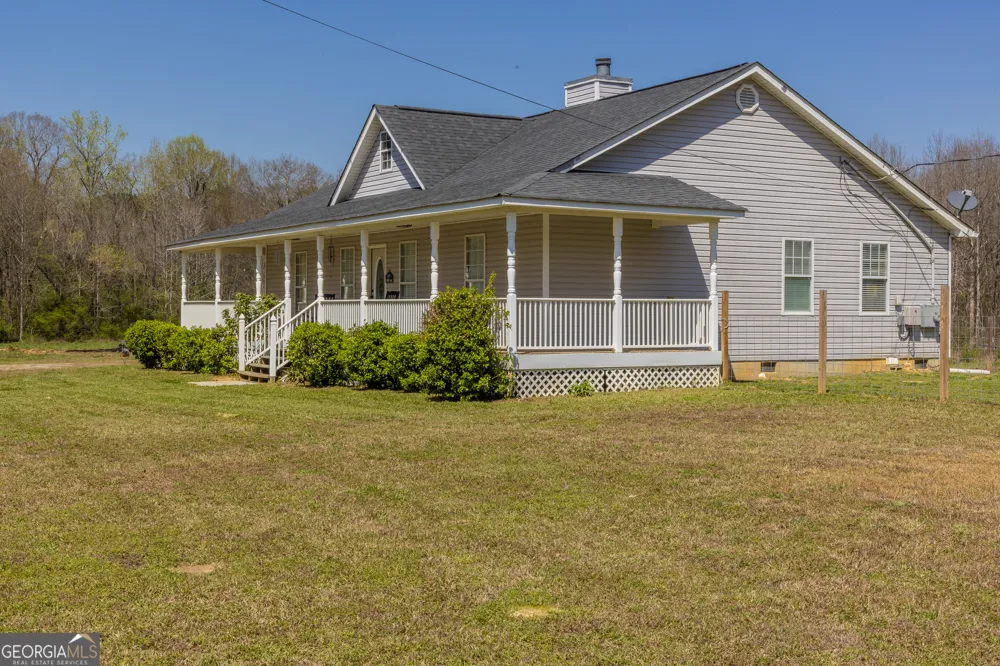 647 Pine Valley RD Meansville, GA 30256