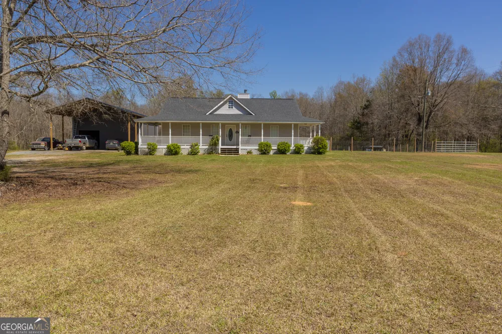 647 Pine Valley RD Meansville, GA 30256