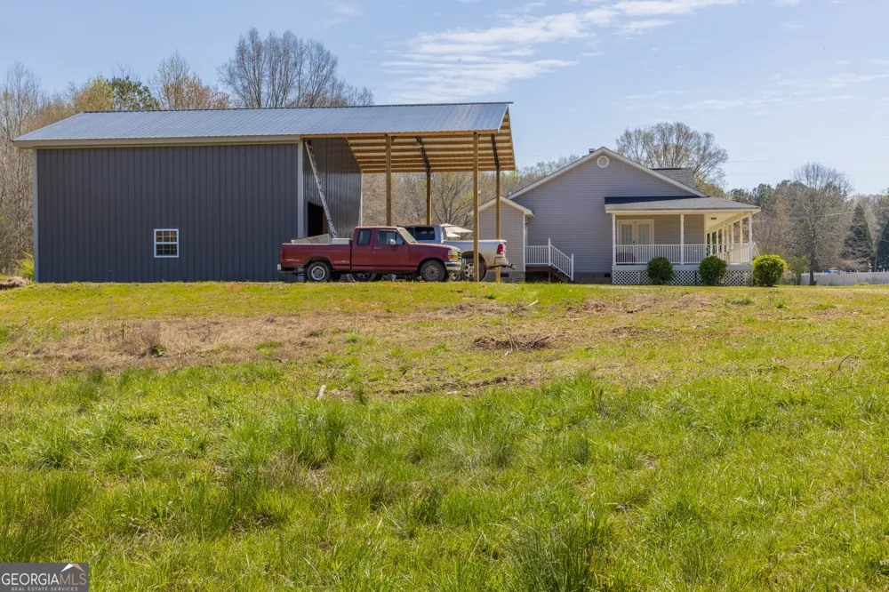 647 Pine Valley RD Meansville, GA 30256