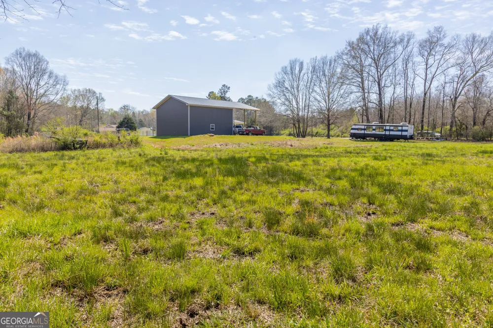 647 Pine Valley RD Meansville, GA 30256