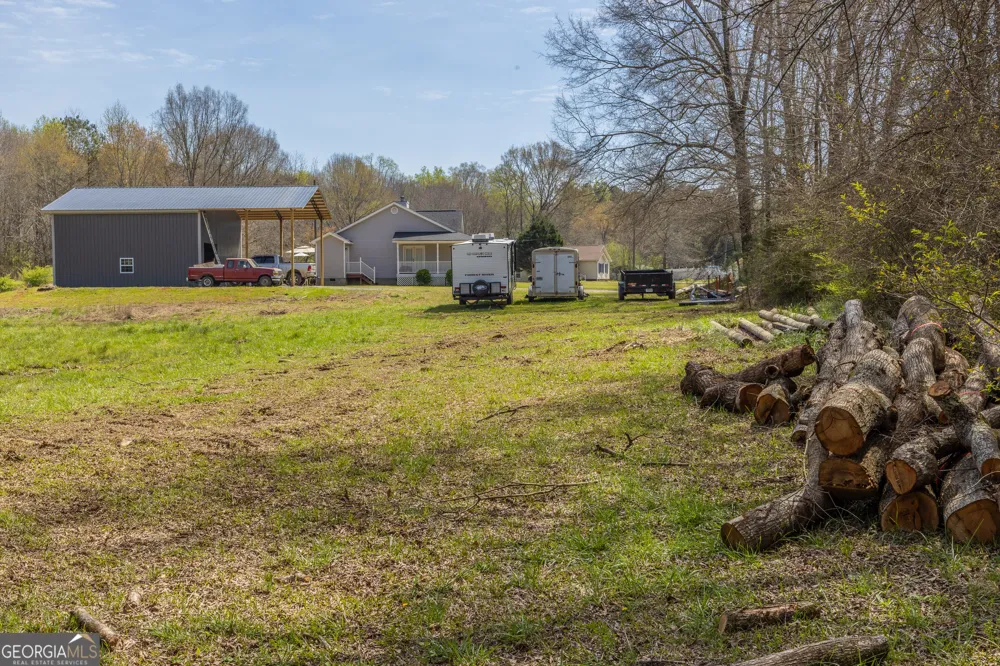 647 Pine Valley RD Meansville, GA 30256