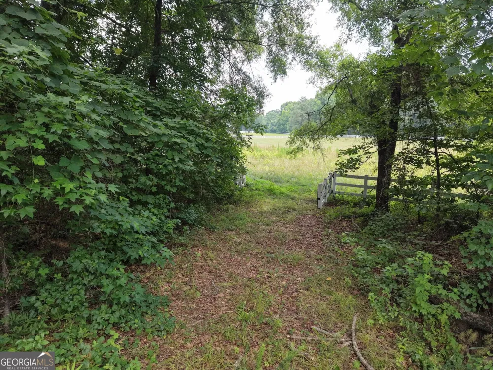 390 Edwards RD Oxford, GA 30054