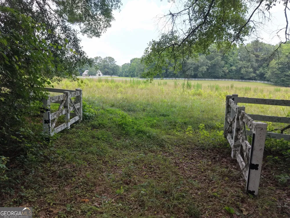 390 Edwards RD Oxford, GA 30054