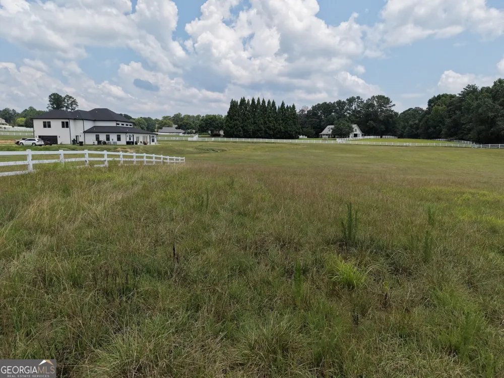 390 Edwards RD Oxford, GA 30054