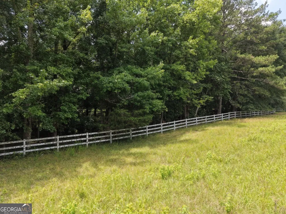 390 Edwards RD Oxford, GA 30054