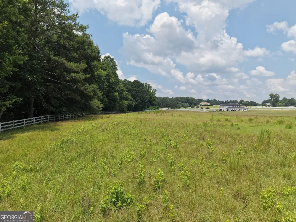 390 Edwards RD Oxford, GA 30054