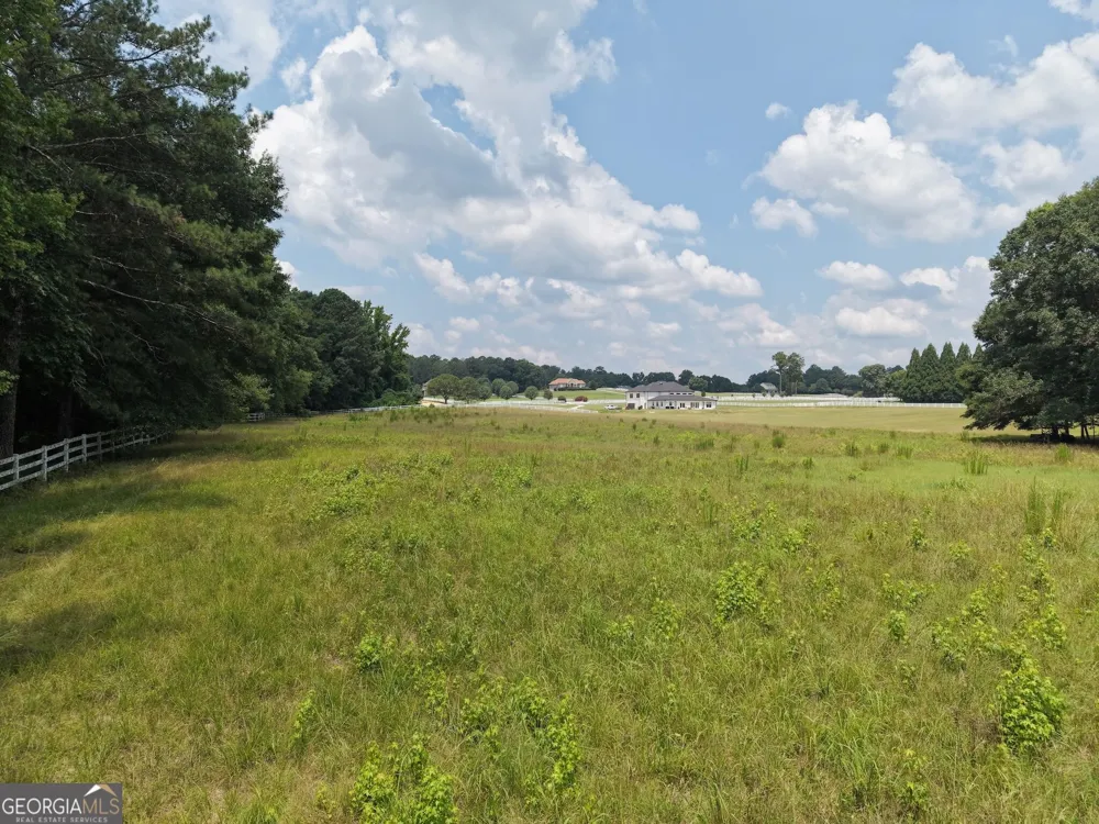 390 Edwards RD Oxford, GA 30054