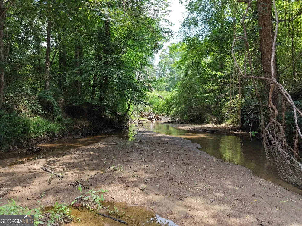 390 Edwards RD Oxford, GA 30054