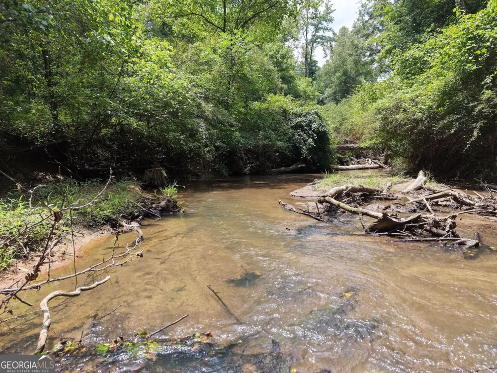 390 Edwards RD Oxford, GA 30054