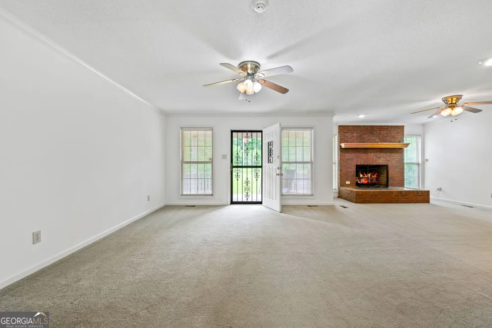 394 Hunter RD Griffin, GA 30224