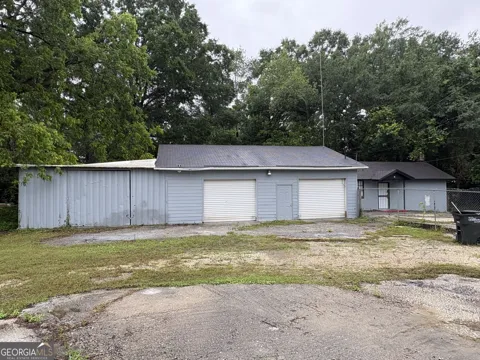 1328 E Broad AVE