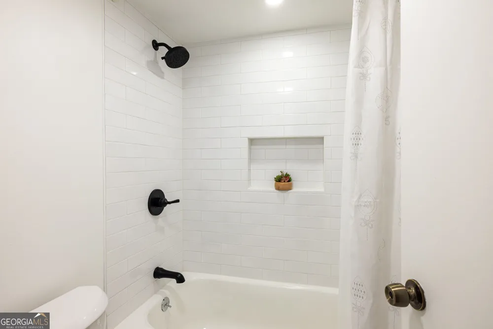 118 Maison PL NW Atlanta, GA 30327