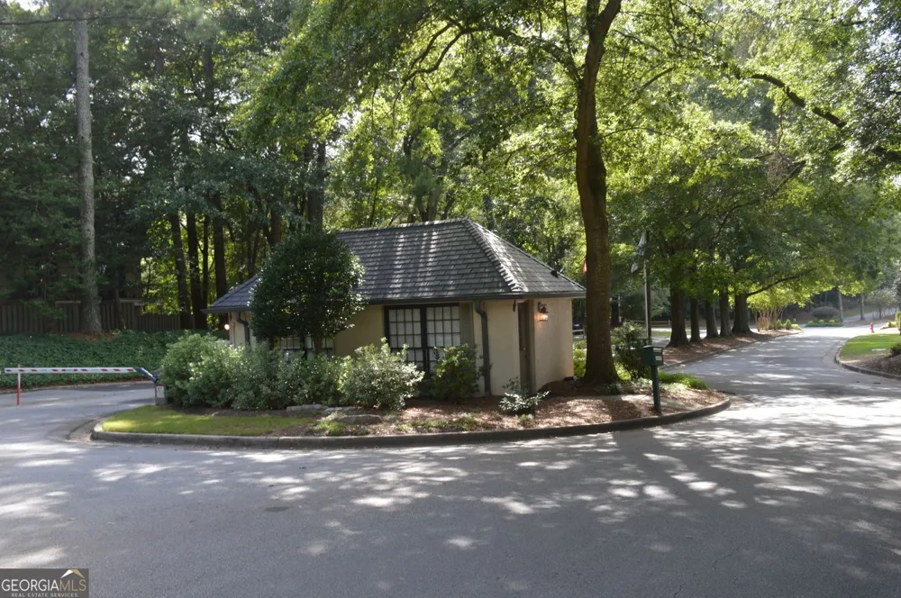118 Maison PL NW Atlanta, GA 30327