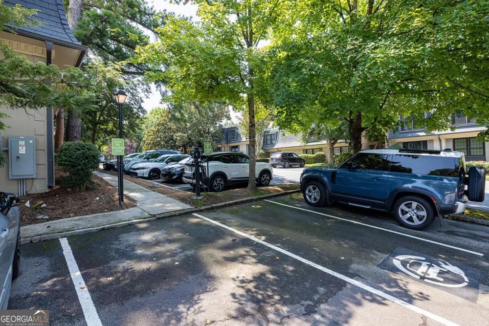 118 Maison PL NW Atlanta, GA 30327