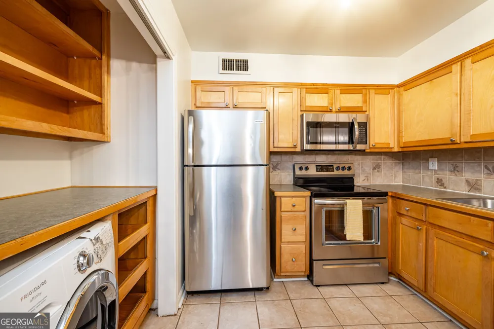 118 Maison PL NW Atlanta, GA 30327