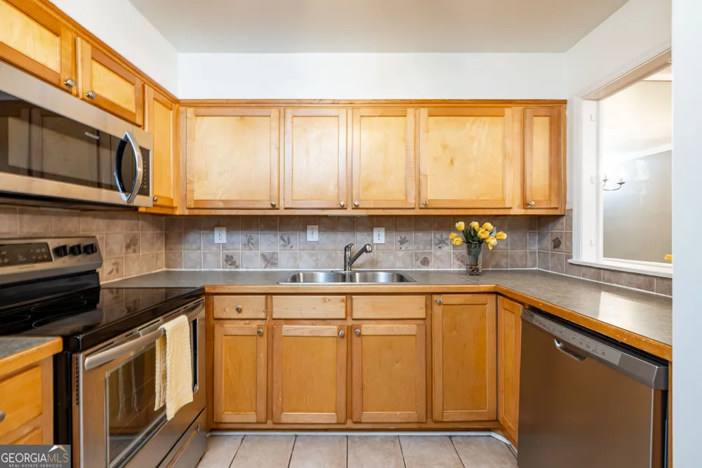 118 Maison PL NW Atlanta, GA 30327