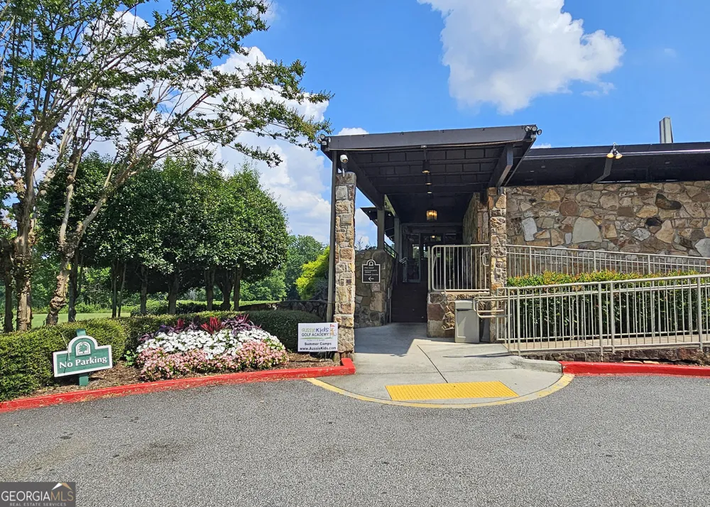 118 Maison PL NW Atlanta, GA 30327