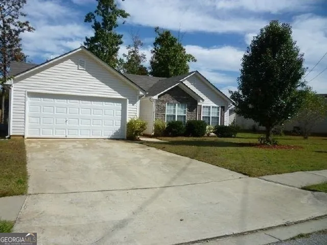180 Waters Edge DR Locust Grove, GA 30248