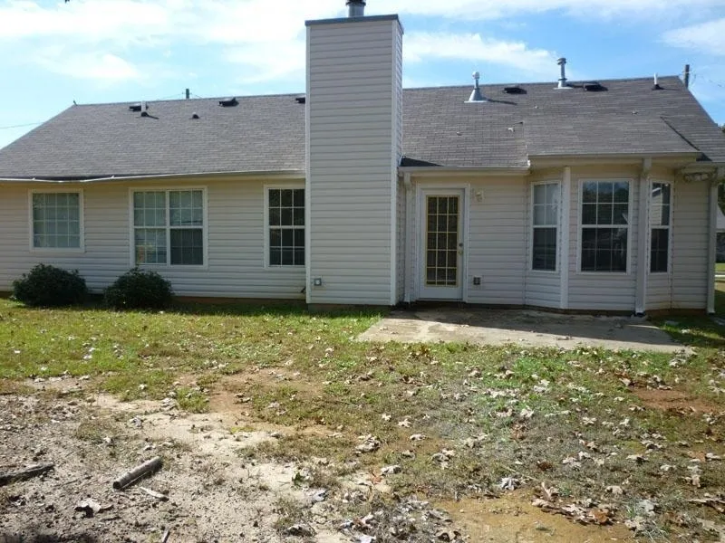 180 Waters Edge DR Locust Grove, GA 30248