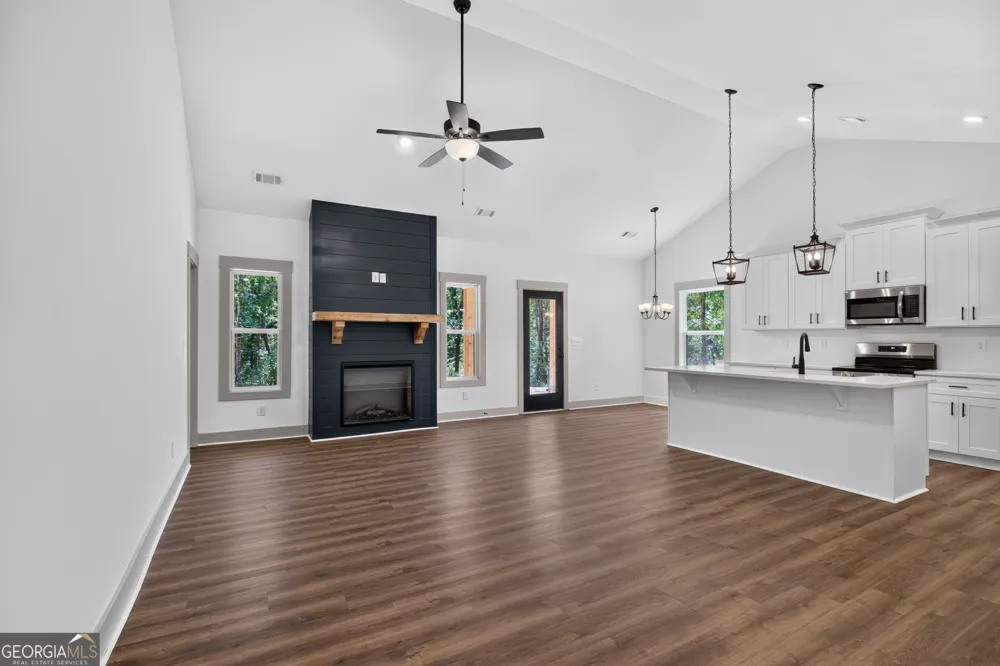 457 Relay RD Silver Creek, GA 30173