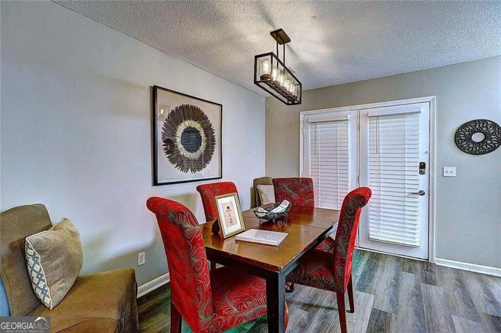 213 High Creek DR Roswell, GA 30076