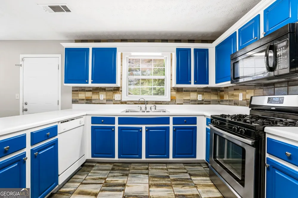 690 Burnham RDG Lawrenceville, GA 30046
