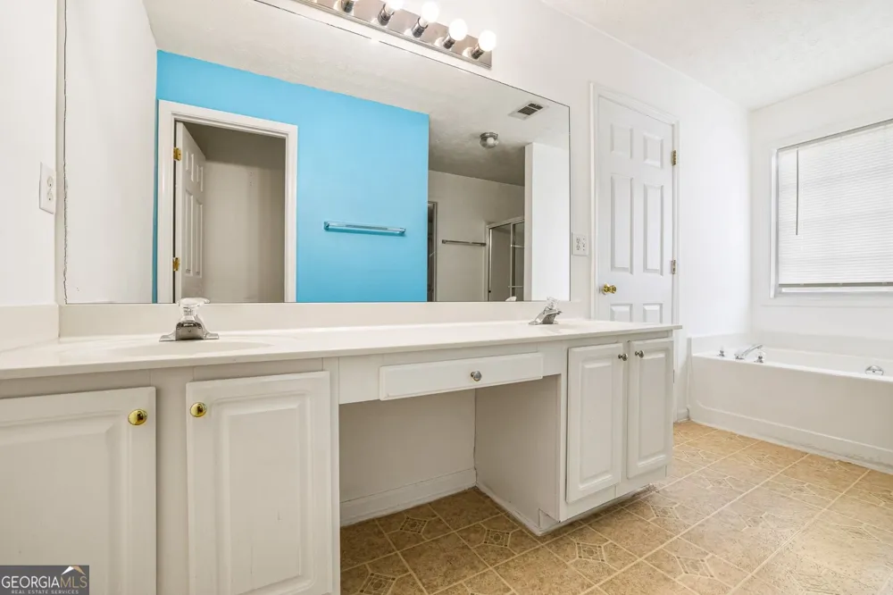 690 Burnham RDG Lawrenceville, GA 30046