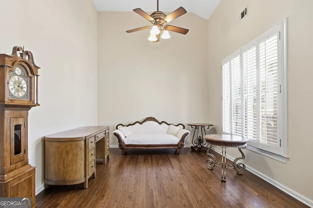 125 Chestnut DR Canton, GA 30114