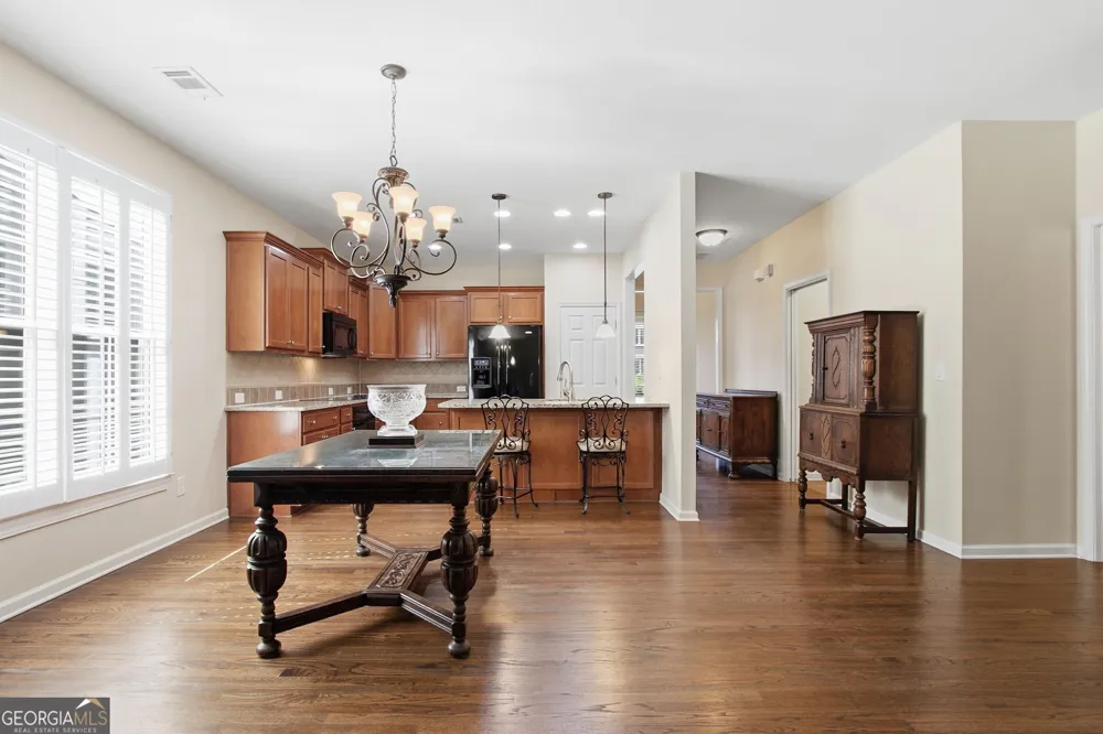 125 Chestnut DR Canton, GA 30114