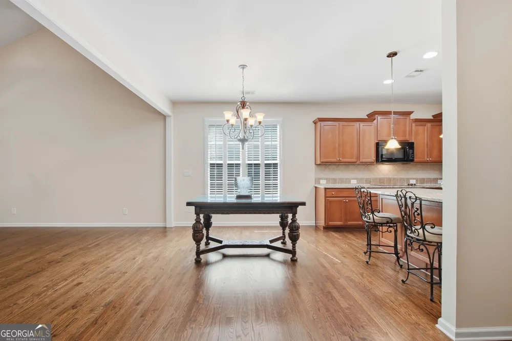 125 Chestnut DR Canton, GA 30114