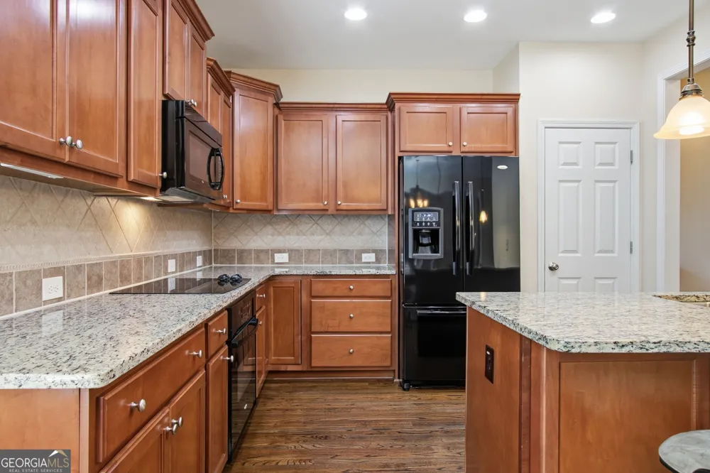 125 Chestnut DR Canton, GA 30114