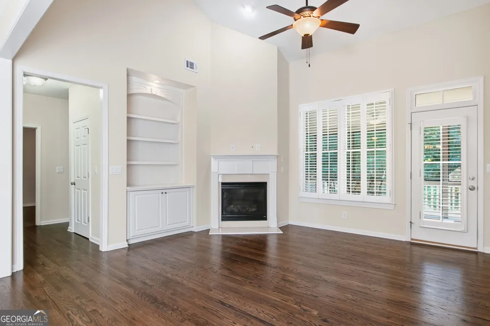 125 Chestnut DR Canton, GA 30114