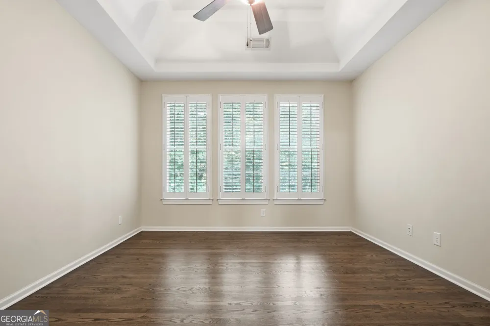 125 Chestnut DR Canton, GA 30114