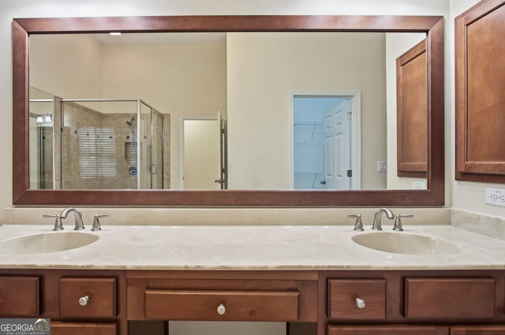 125 Chestnut DR Canton, GA 30114
