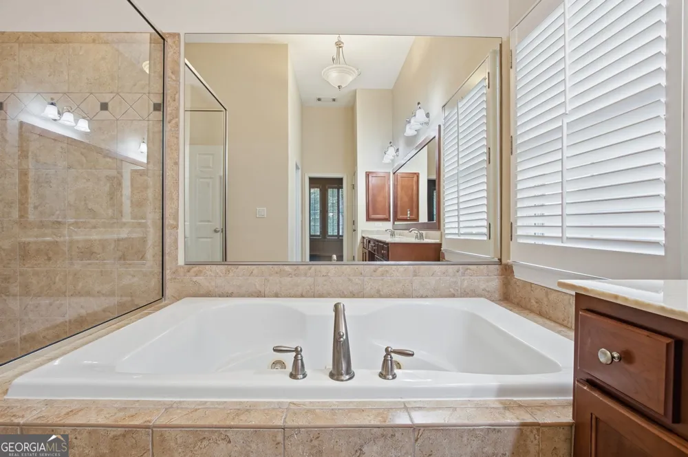 125 Chestnut DR Canton, GA 30114