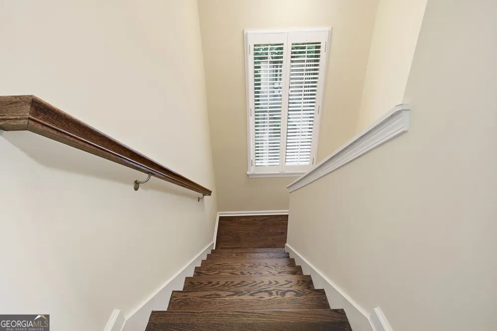 125 Chestnut DR Canton, GA 30114
