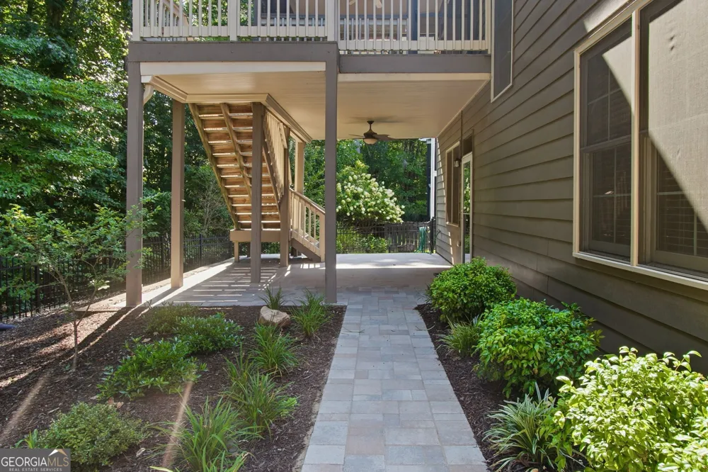 125 Chestnut DR Canton, GA 30114