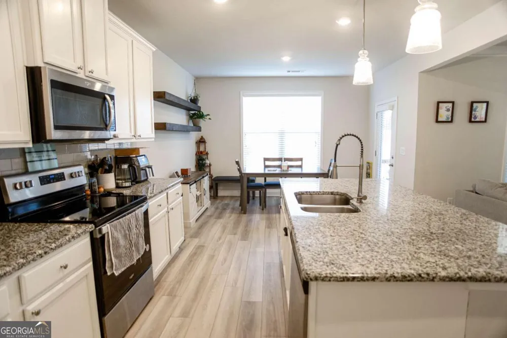 5329 Fox Hill LN Oakwood, GA 30566