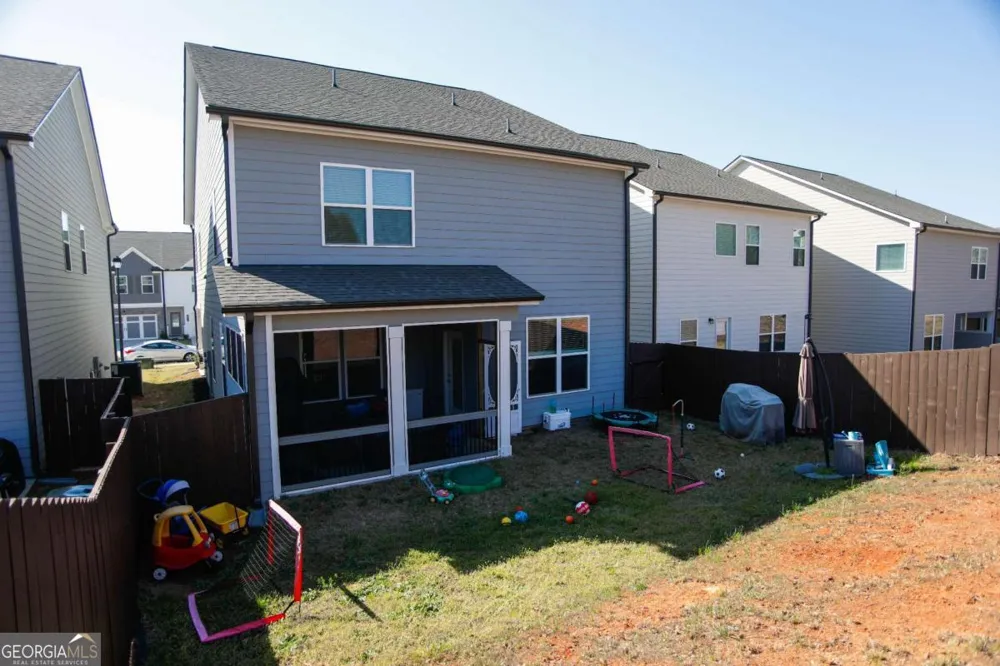 5329 Fox Hill LN Oakwood, GA 30566