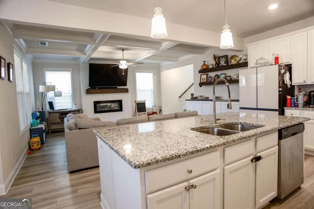 5329 Fox Hill LN Oakwood, GA 30566