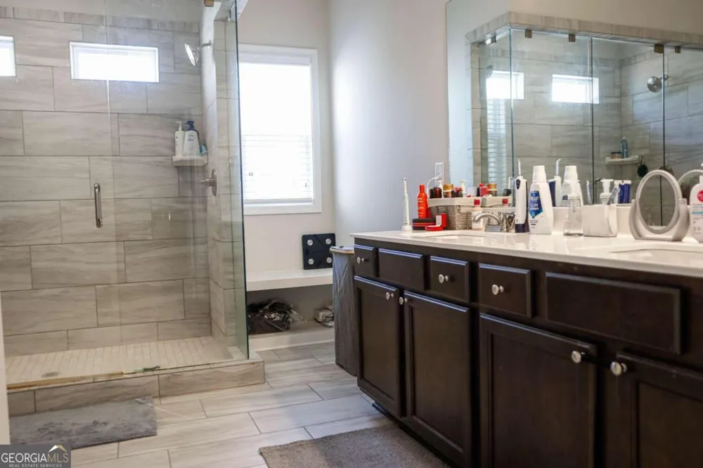 5329 Fox Hill LN Oakwood, GA 30566