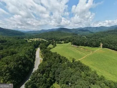 7429 Cassie LN Hiawassee, GA 30546