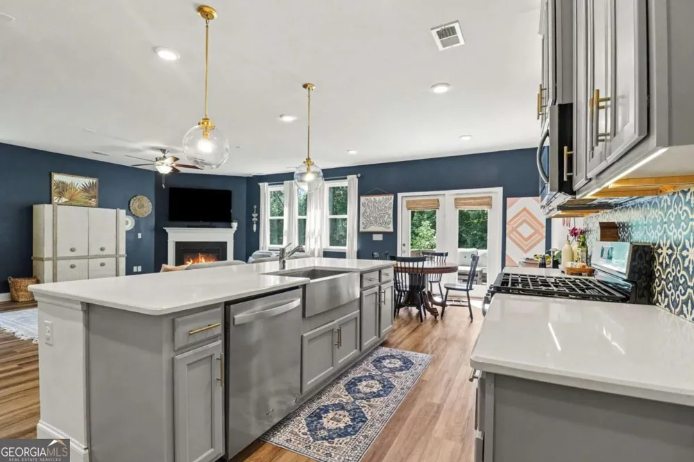 3380 Fall Branch LN Buford, GA 30519