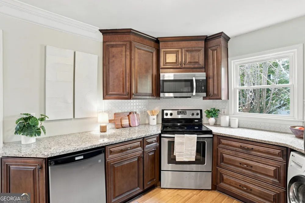 252 Shiloh Hills DR NW Kennesaw, GA 30144