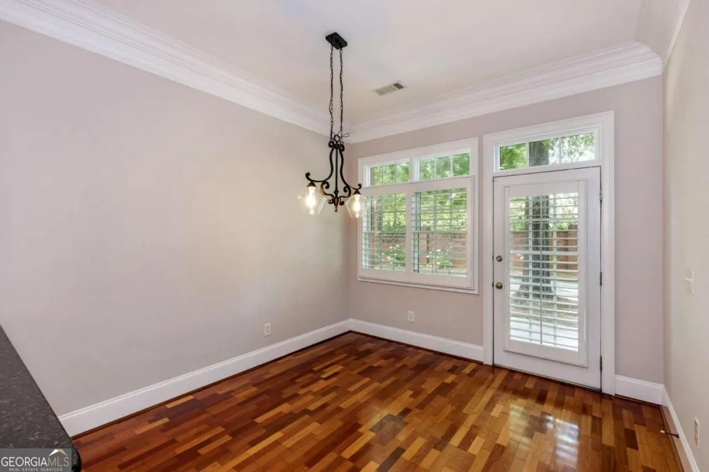 8720 Parker PL Roswell, GA 30076